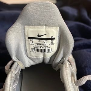 NIKE REACT ELEMENT 87